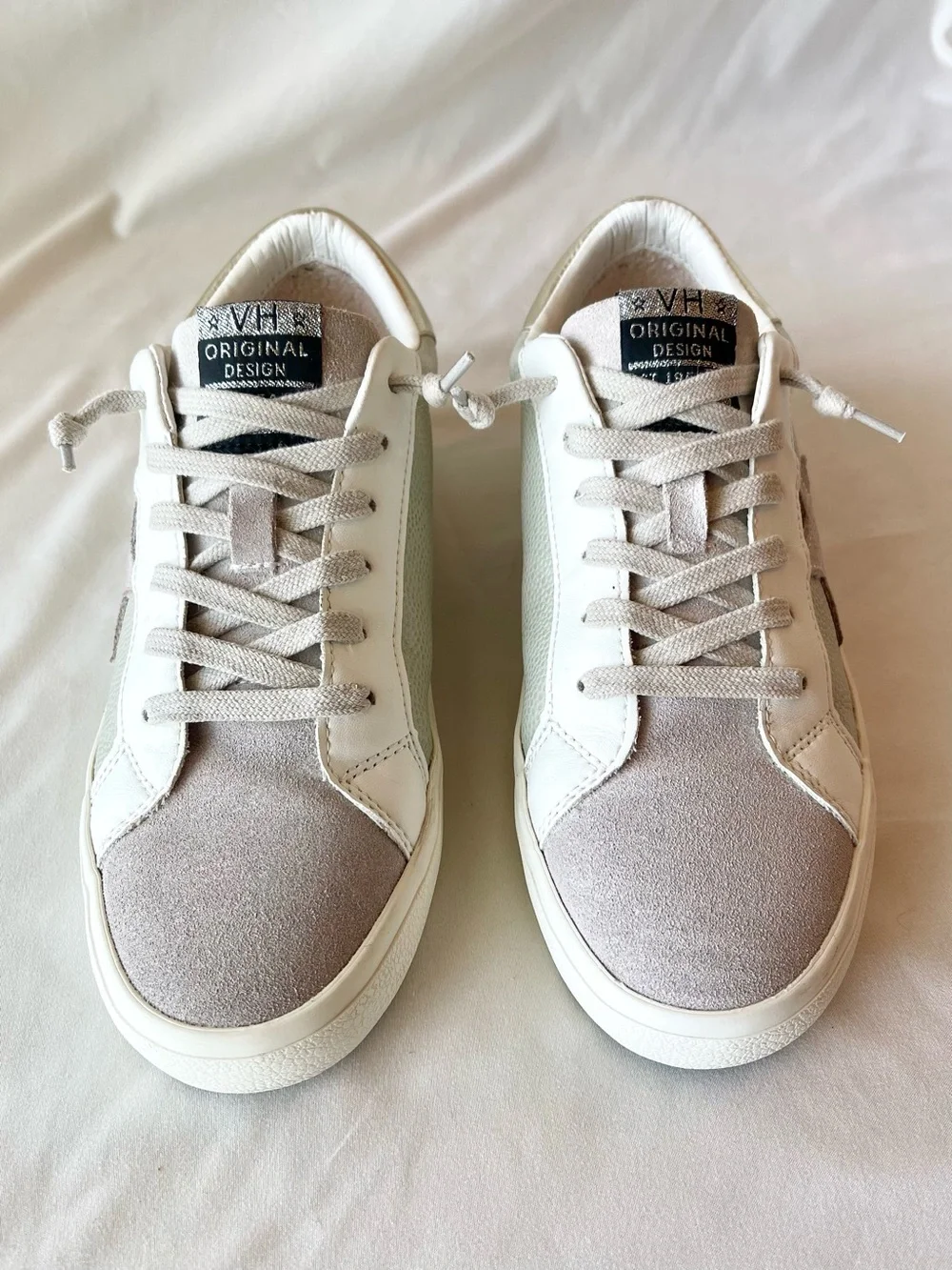 Vintage Havana Flare Star Silver and Cream Low-Top Women’s Sneakers